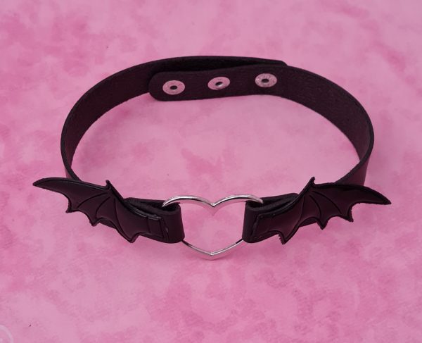Winged Heart Choker