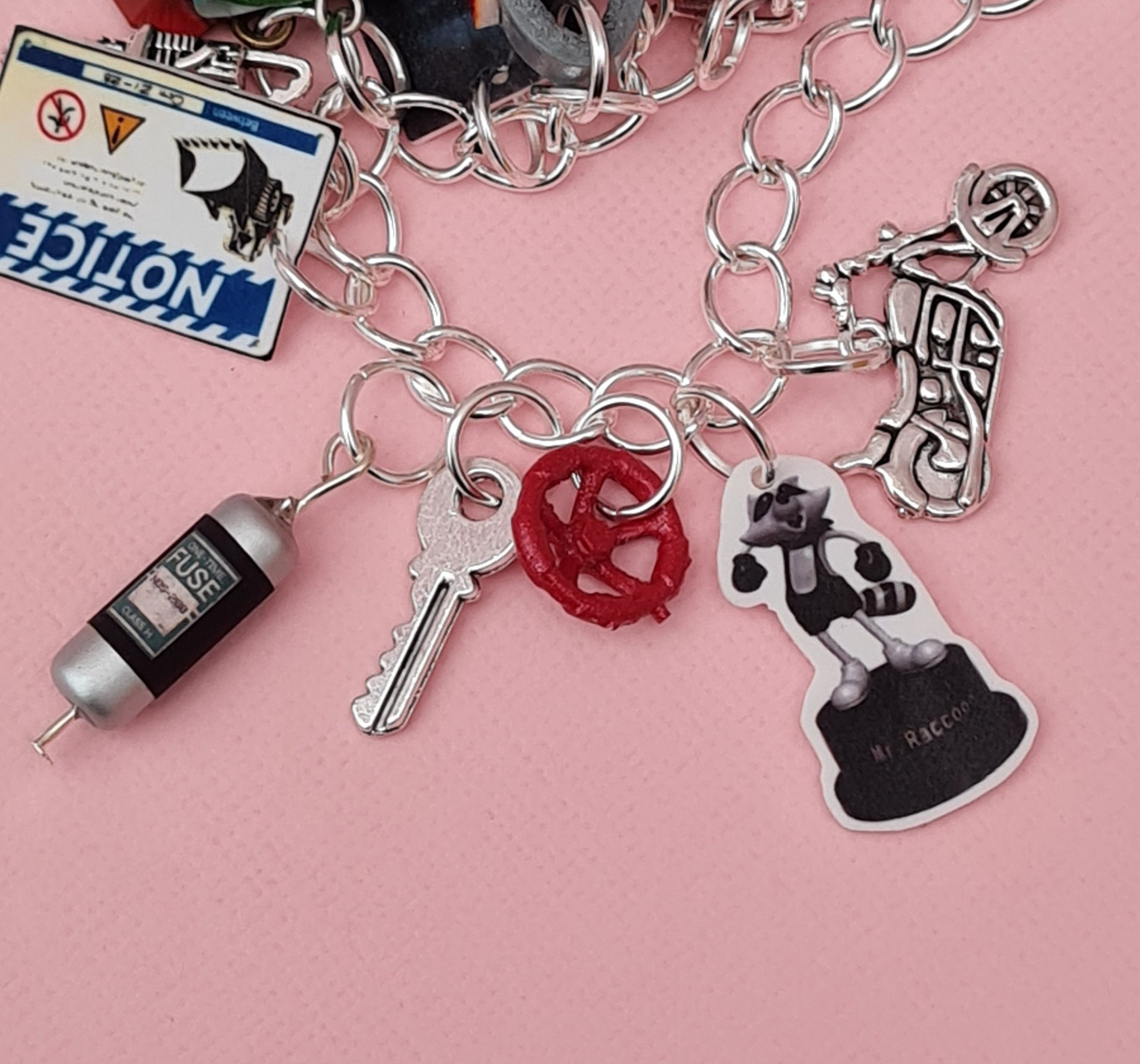 Resident Evil Requiem Charm Bracelet - Image 10